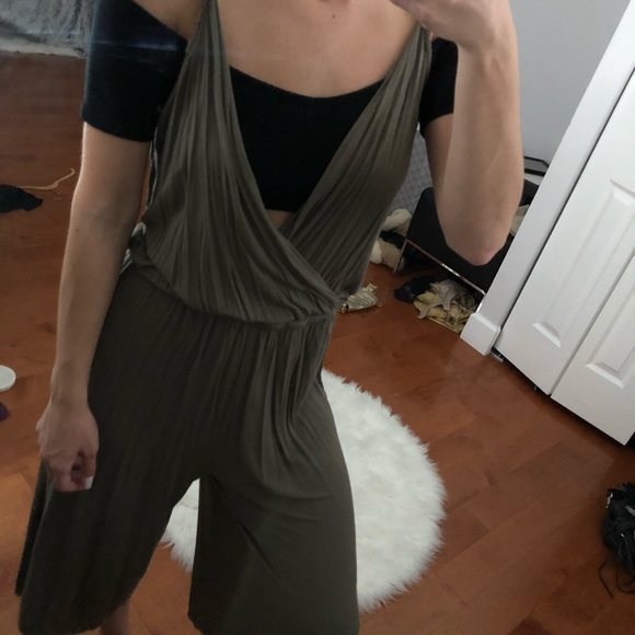 LF Off the Shoulder Crop - Picture 4 of 5